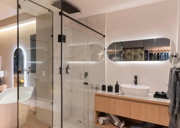 Apartment Design Bathtub Rooftop Pool, Gym, Bbq *