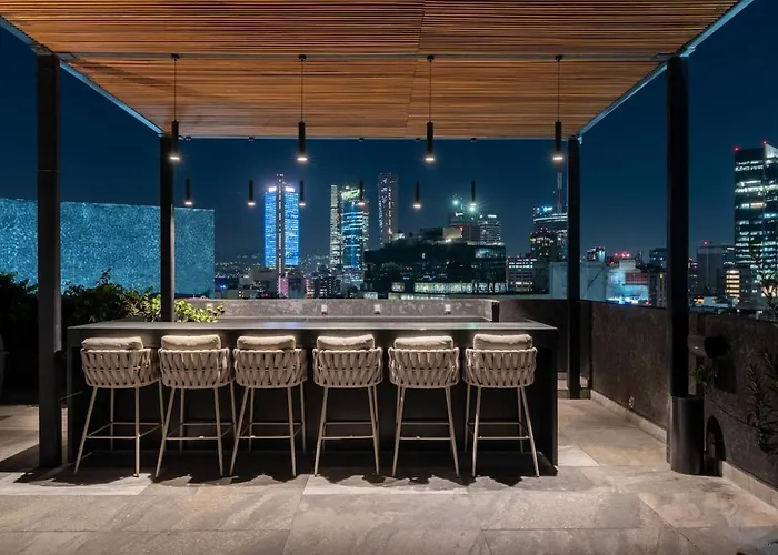 Design Bathtub Rooftop Pool, Gym, Bbq Apartment